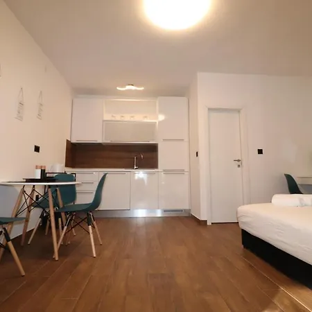 Apartmani Milena アパート